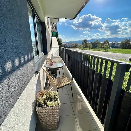 Bl - The Lenka, 24hr Self Check-in, Free Private Parking, Balcony With Mountain View, 5 Minute Walk To Center *